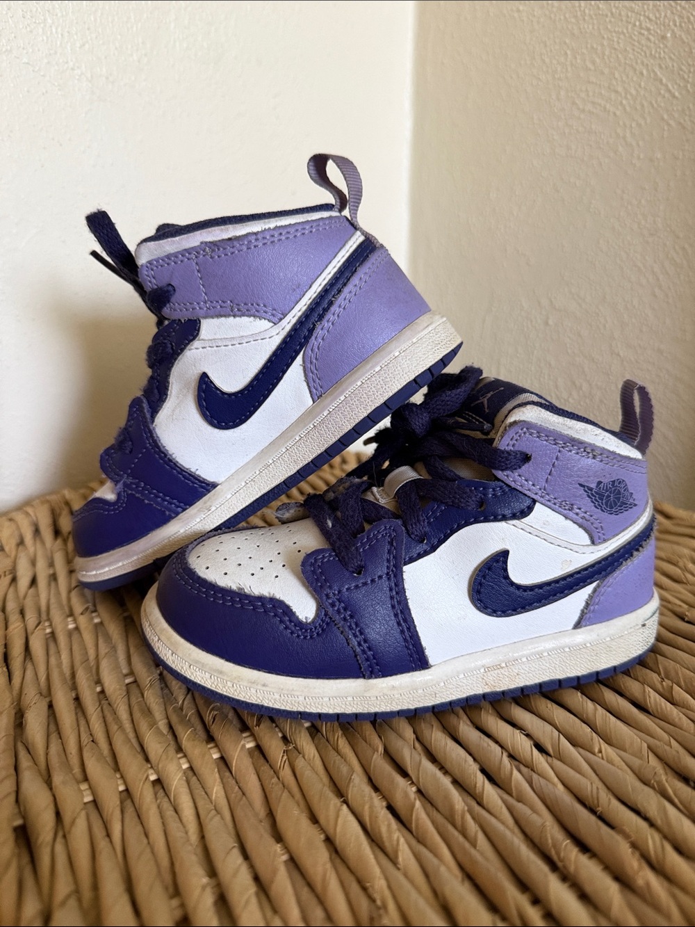 Air Jordan 1 Nike Toddler Purple and White Mid-Top Sneakers